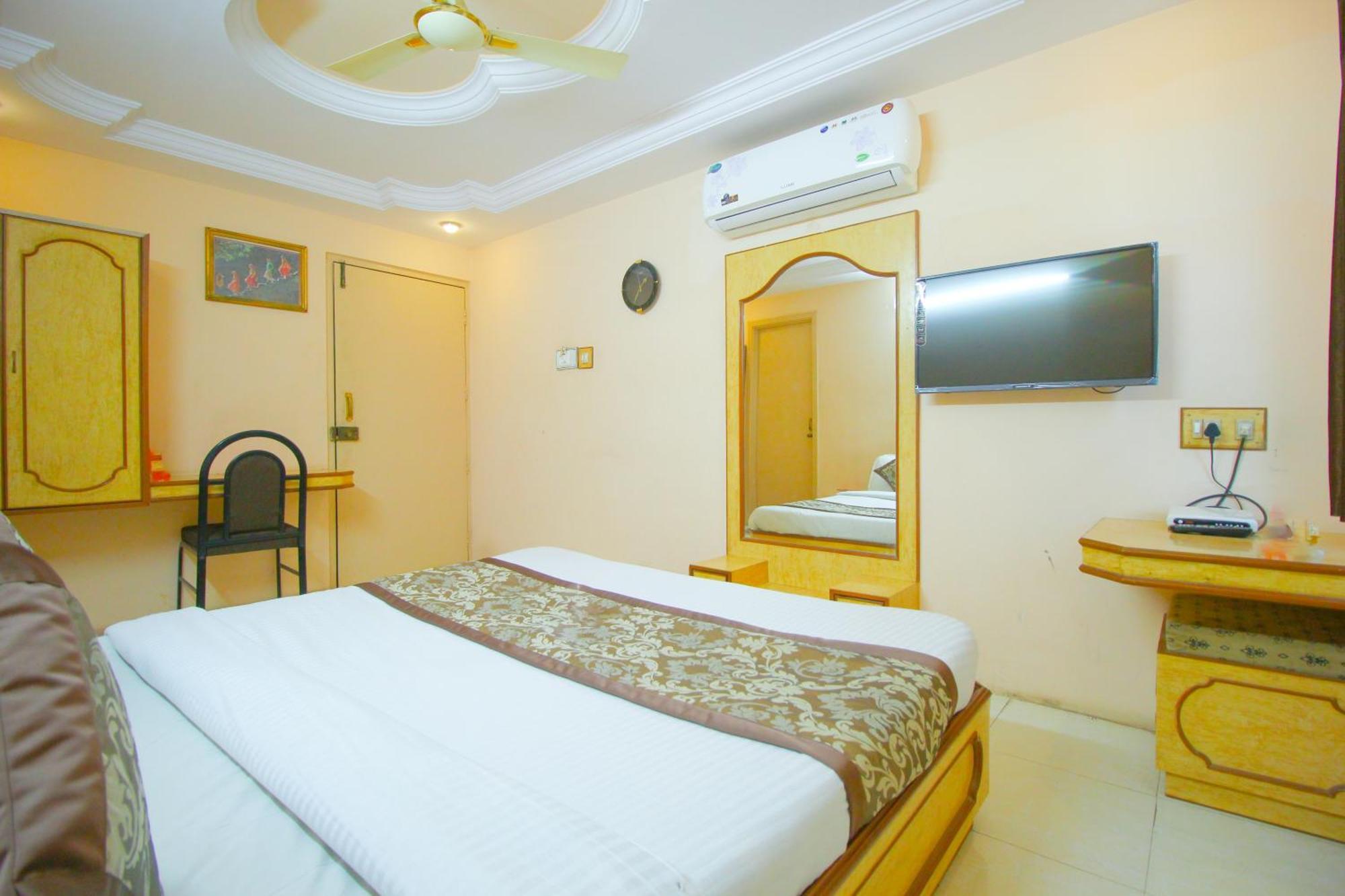 Hotel Upasana Rajkot Exterior photo