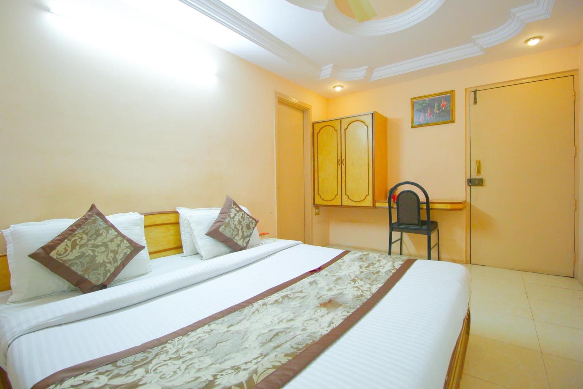 Hotel Upasana Rajkot Exterior photo