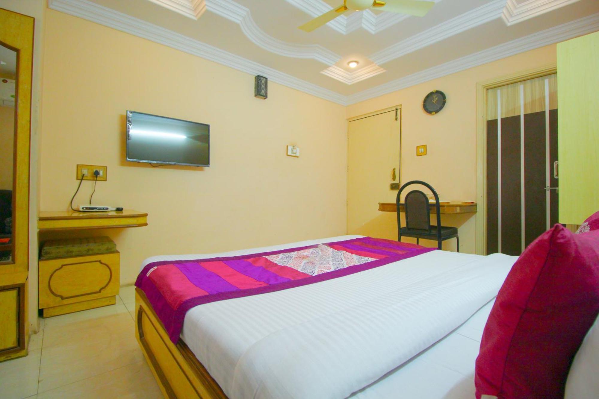 Hotel Upasana Rajkot Exterior photo
