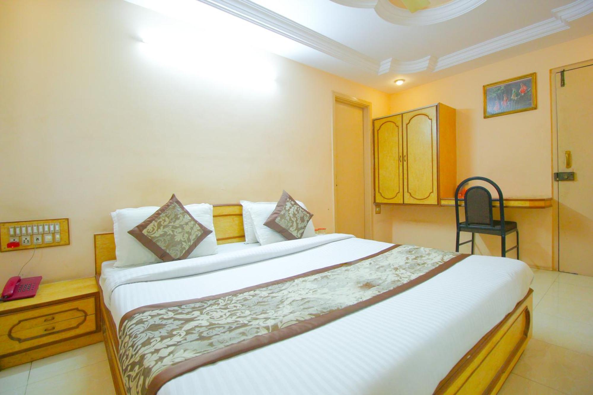 Hotel Upasana Rajkot Exterior photo