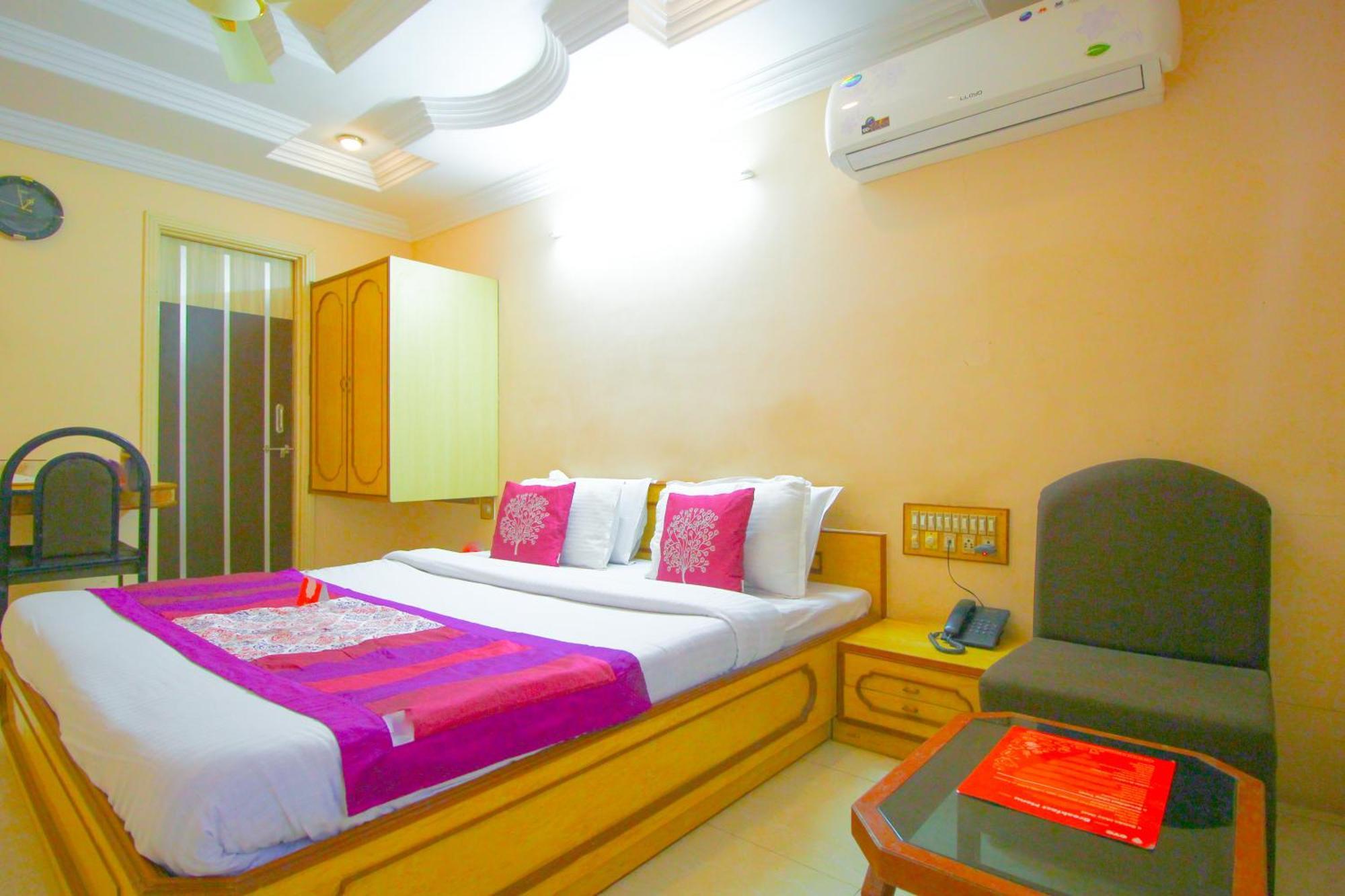 Hotel Upasana Rajkot Exterior photo