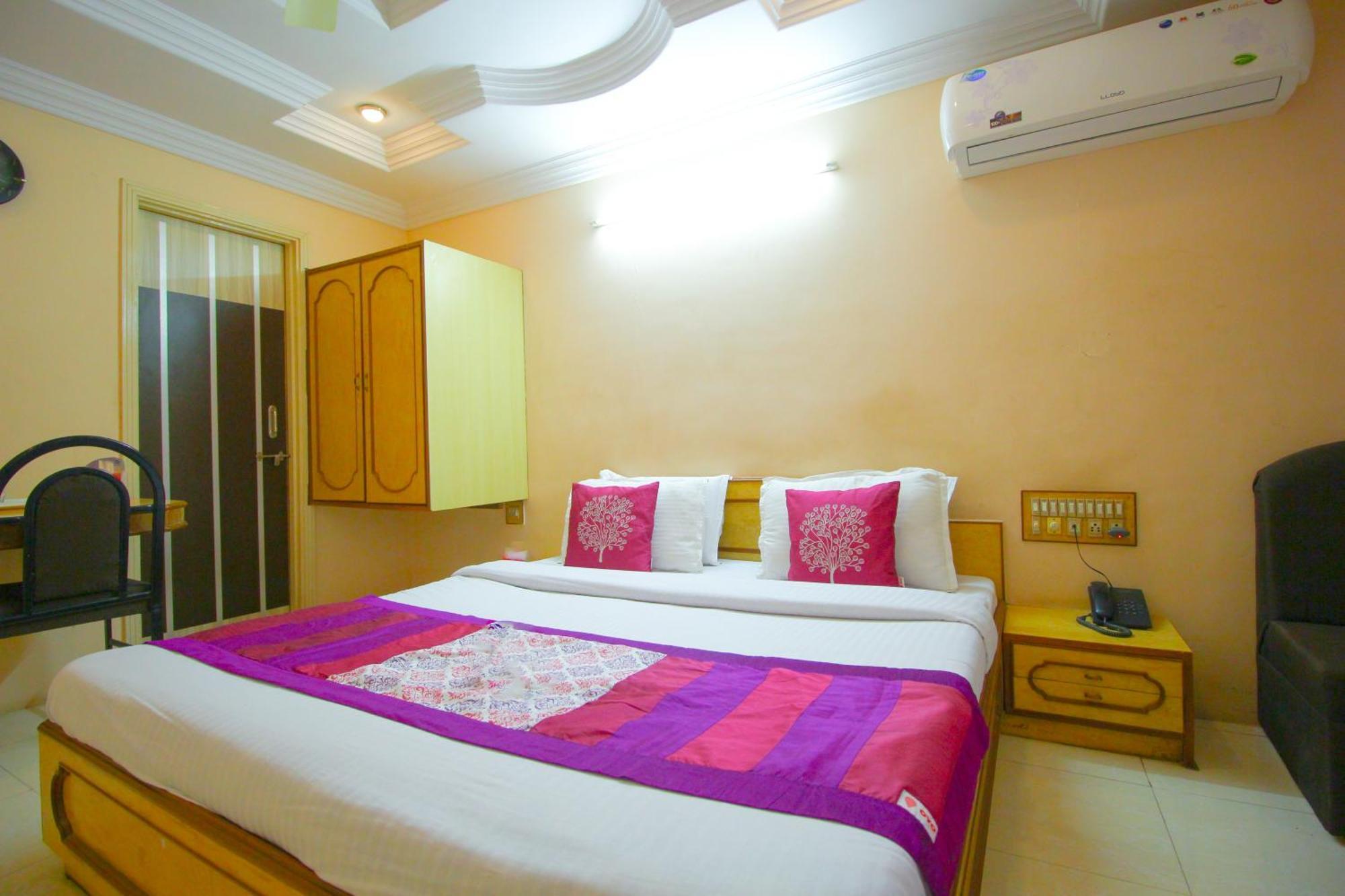 Hotel Upasana Rajkot Exterior photo