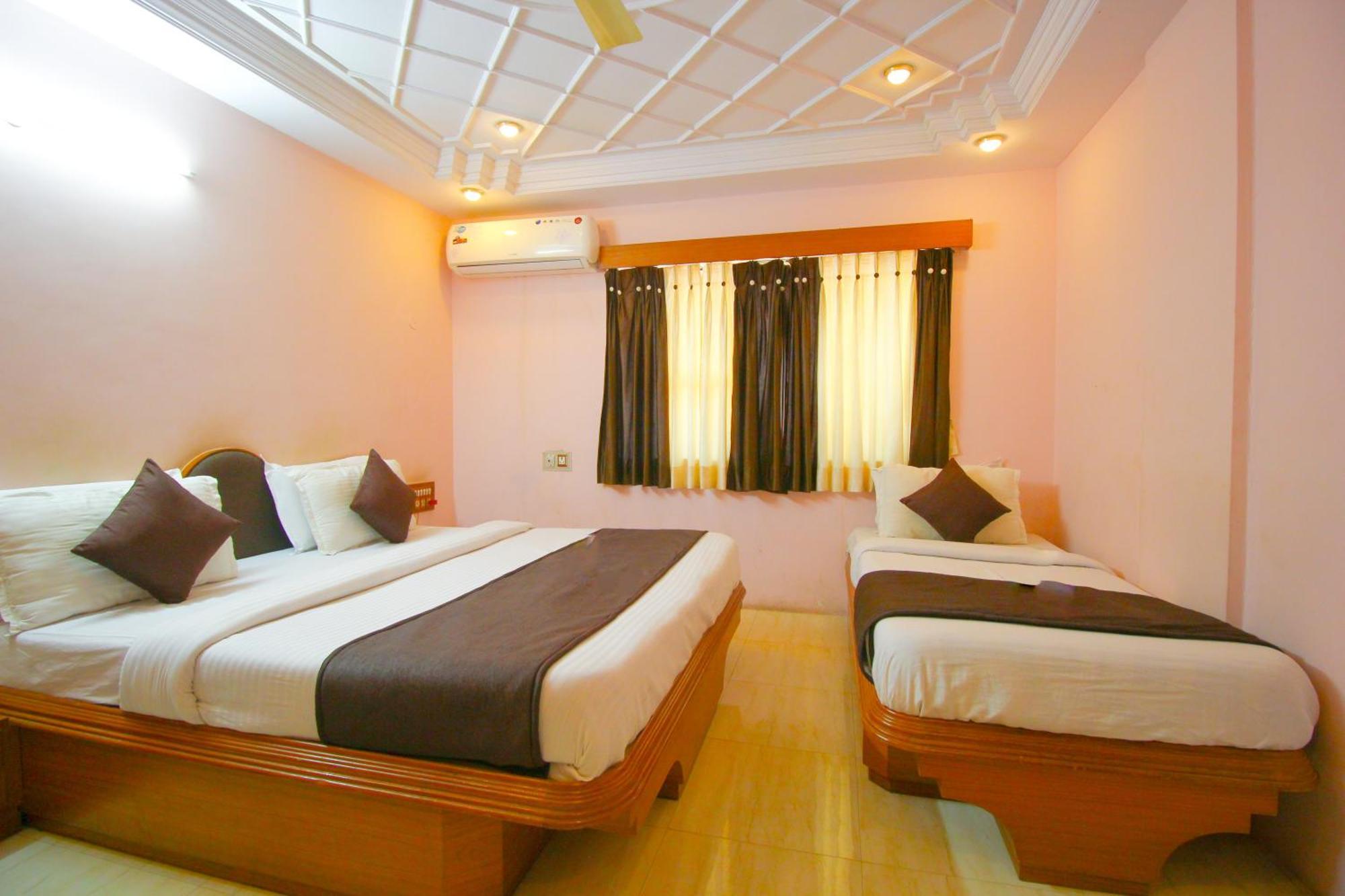 Hotel Upasana Rajkot Exterior photo