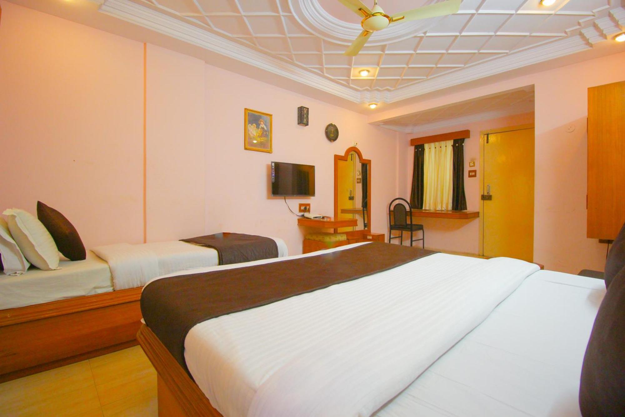 Hotel Upasana Rajkot Exterior photo