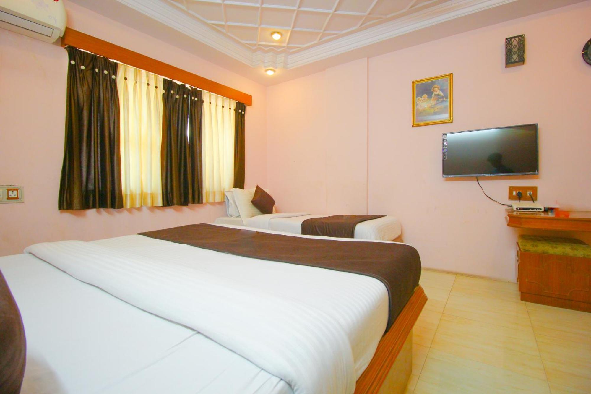 Hotel Upasana Rajkot Exterior photo